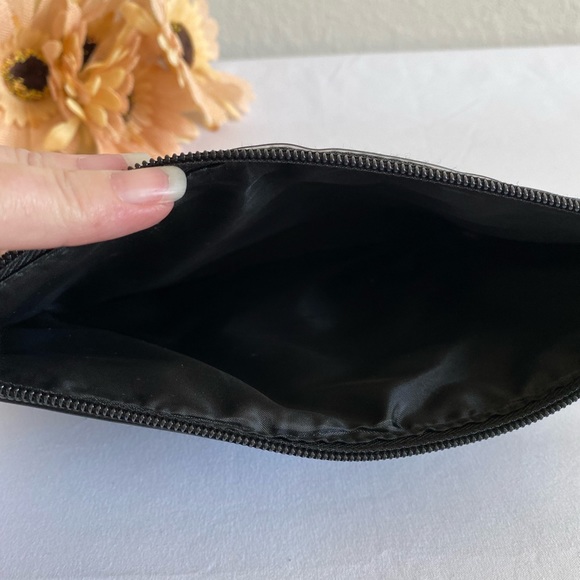 Victoria’s Secret Sequence Wristlet .  Colorful and Bold.  NWOT - Picture 3 of 12